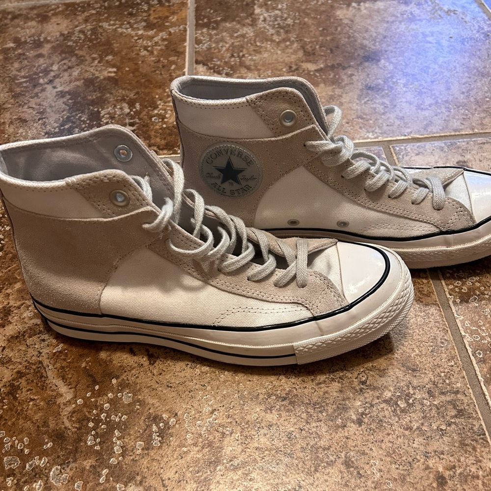 Converse Chuck Taylor, women’s 9, men’s 7
